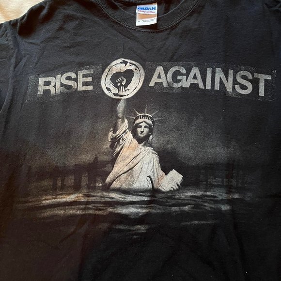 Rise Against Band Graphic TShirt. - Picture 2 of 3